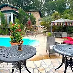 Villa Art-villa Merkel - 28 Pers - 11 Chambr - 10 Wc - Piscine Anglet