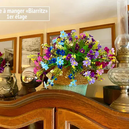 Merkel - 27 Pers - 11 Chambr - 10 Wc - Piscine * Anglet