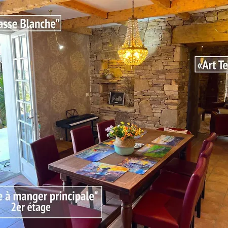 Merkel - 27 Pers - 11 Chambr - 10 Wc - Piscine *