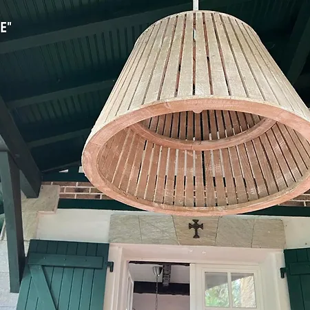 Merkel - 28 Pers - 11 Chambr - 10 Wc - Piscine *