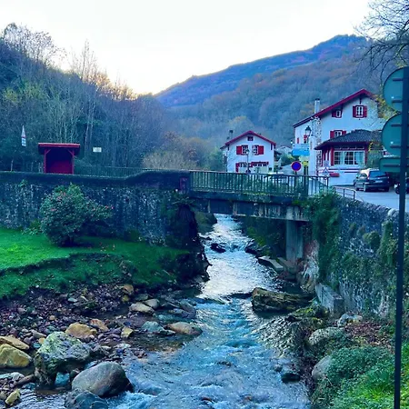 Merkel - 28 Pers - 11 Chambr - 10 Wc - Piscine * 앙글레