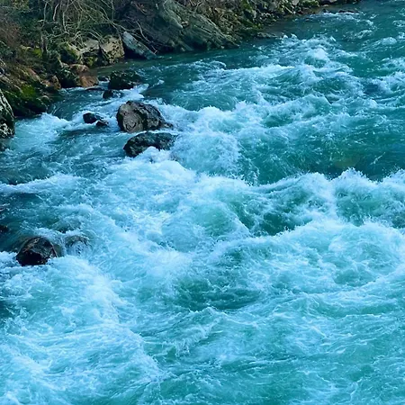 Merkel - 28 Pers - 11 Chambr - 10 Wc - Piscine Villa