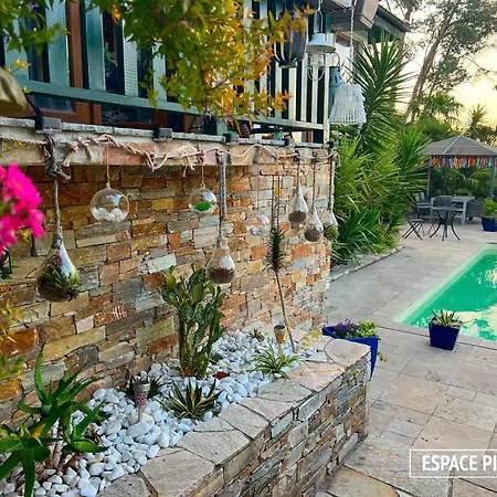 Merkel - 28 Pers - 11 Chambr - 10 Wc - Piscine 빌라