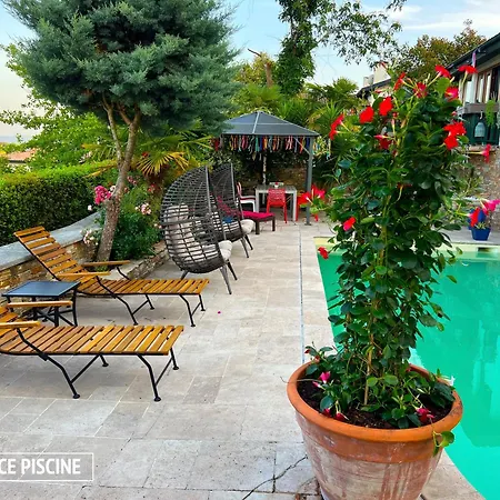 Merkel - 28 Pers - 11 Chambr - 10 Wc - Piscine * 앙글레