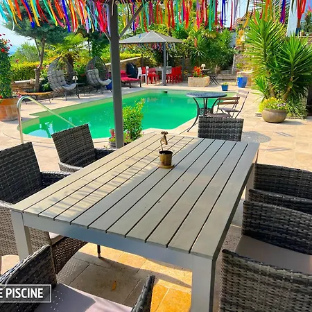 Villa Merkel - 28 Pers - 11 Chambr - 10 Wc - Piscine Anglet