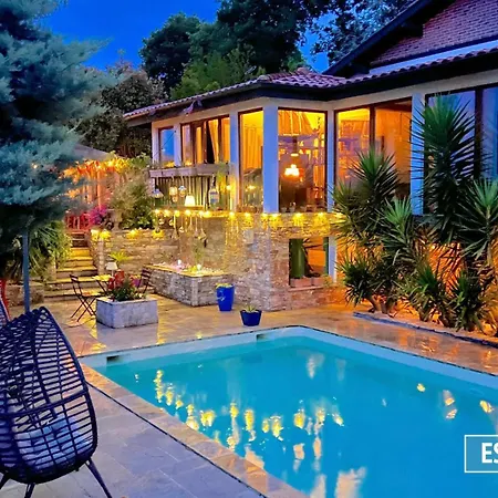 Art-villa Merkel - 28 Pers - 11 Chambr - 10 Wc - Piscine *