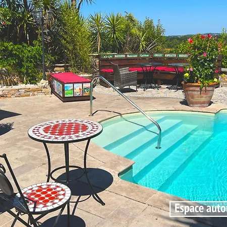 Art-villa Merkel - 28 Pers - 11 Chambr - 10 Wc - Piscine * Anglet