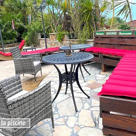 Art-villa Merkel - 28 Pers - 11 Chambr - 10 Wc - Piscine Vila Anglet