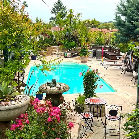 Art-villa Merkel - 28 Pers - 11 Chambr - 10 Wc - Piscine Vila *