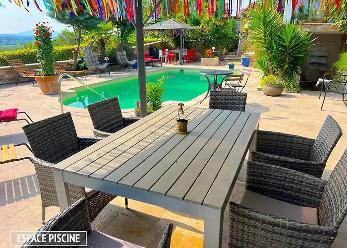 Villa Art-villa Merkel - 28 Pers - 11 Chambr - 10 Wc - Piscine Anglet